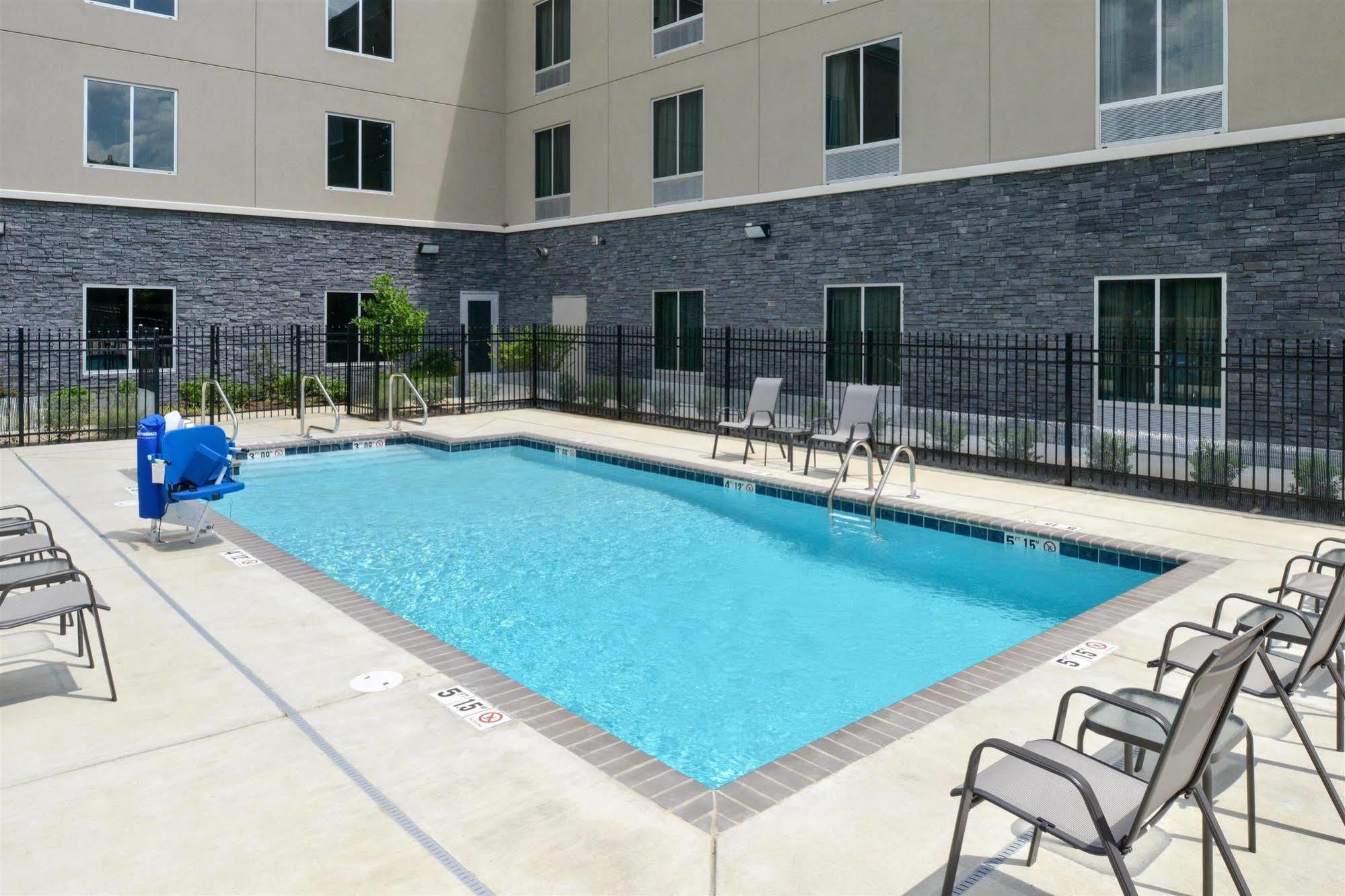 Americas Best Value Inn & Suites Horn Lake Exterior photo